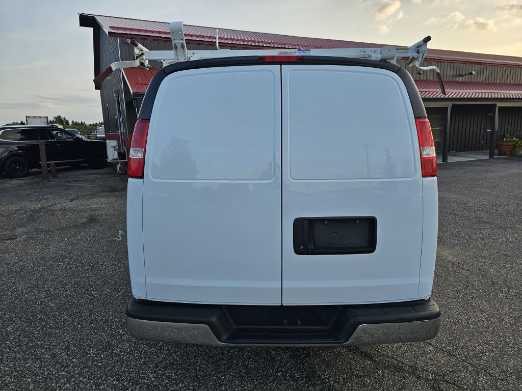 2018 Chevrolet Express Image 7