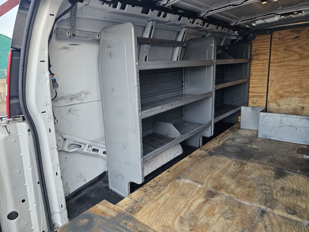 2018 Chevrolet Express Image 12