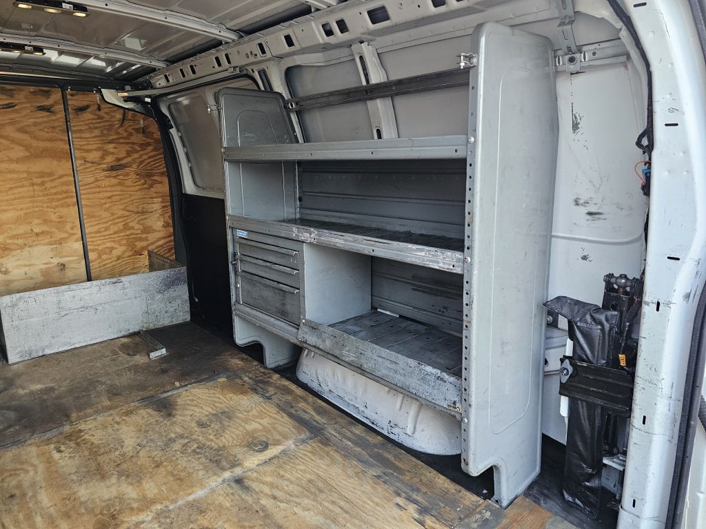 2018 Chevrolet Express Image 13