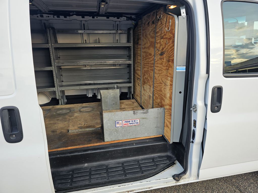 2018 Chevrolet Express Image 14