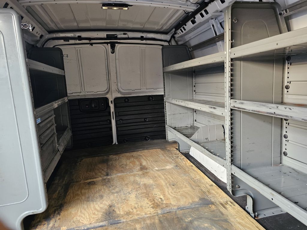 2018 Chevrolet Express Image 15