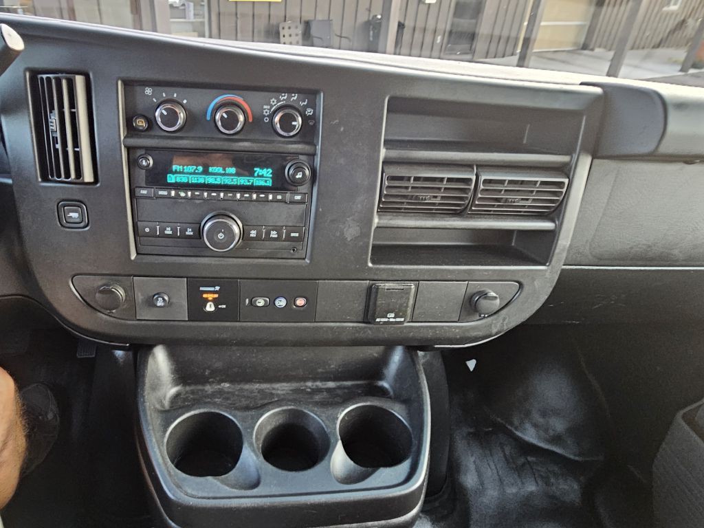 2018 Chevrolet Express Image 17