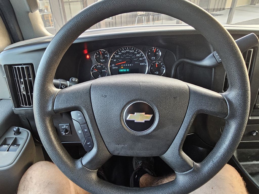 2018 Chevrolet Express Image 19