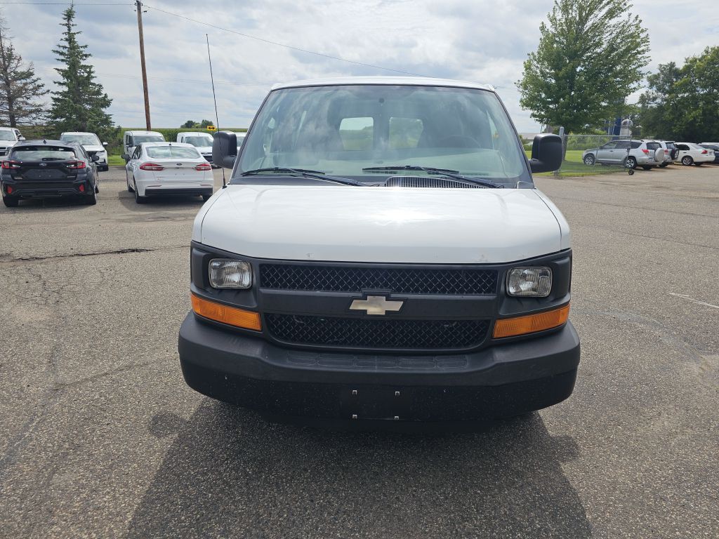 2013 Chevrolet Express Image 3