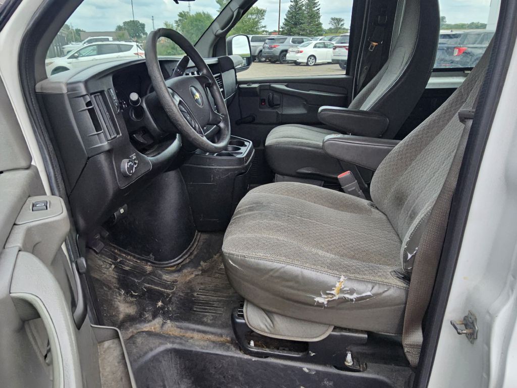 2013 Chevrolet Express Image 9
