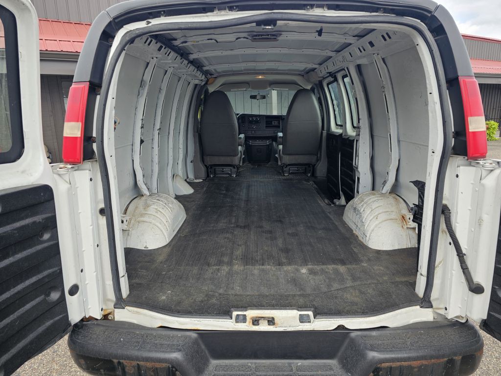 2013 Chevrolet Express Image 10