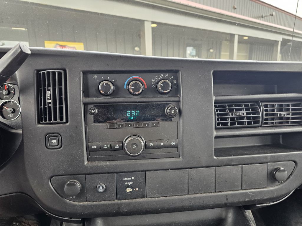 2013 Chevrolet Express Image 13