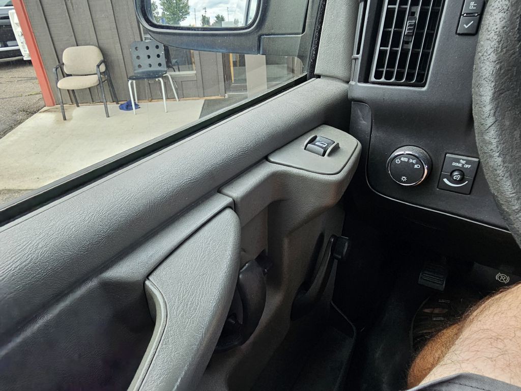 2013 Chevrolet Express Image 15