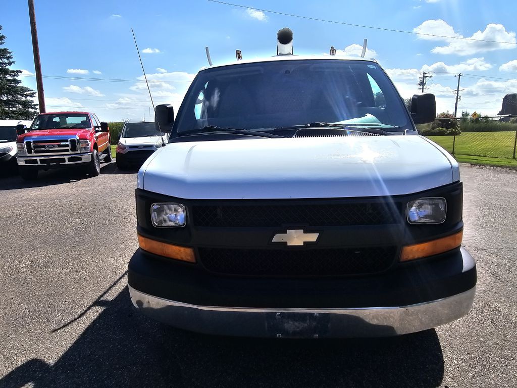 2014 Chevrolet Express Image 3