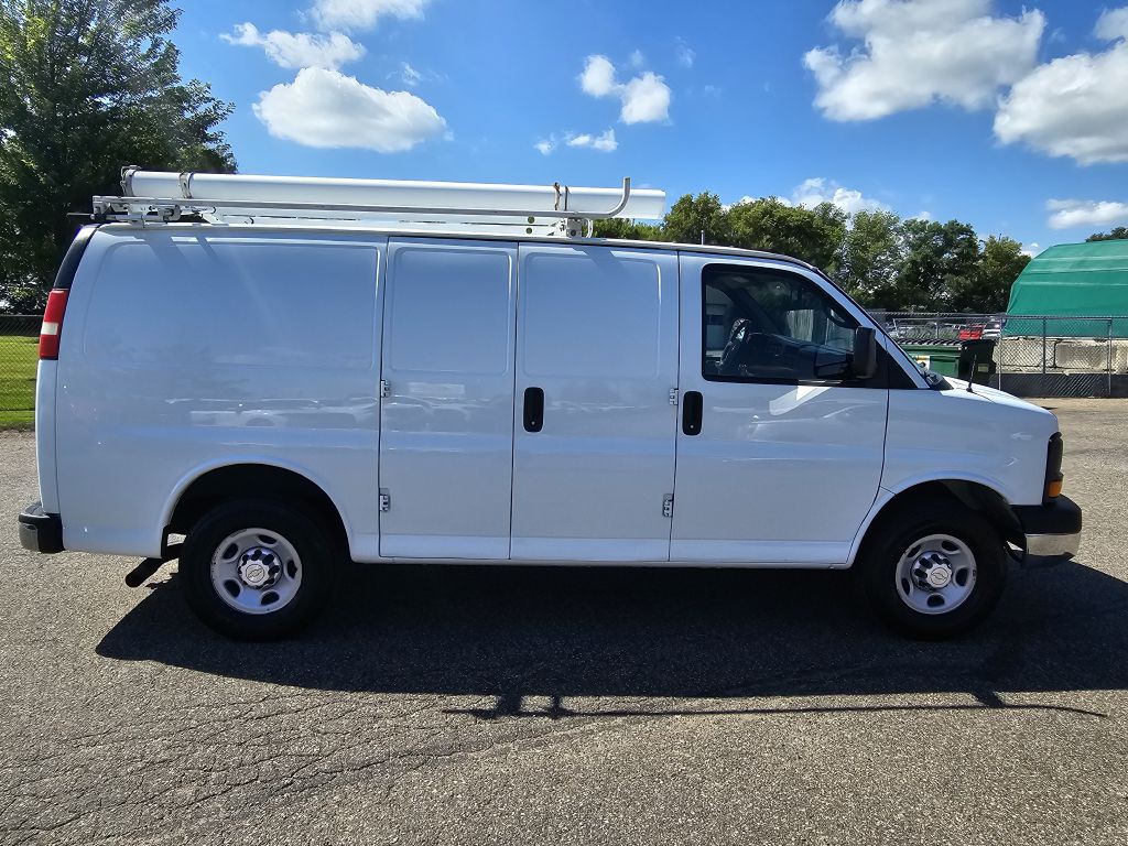 2014 Chevrolet Express Image 5