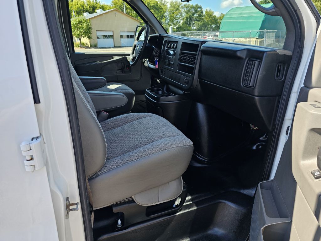 2014 Chevrolet Express Image 11