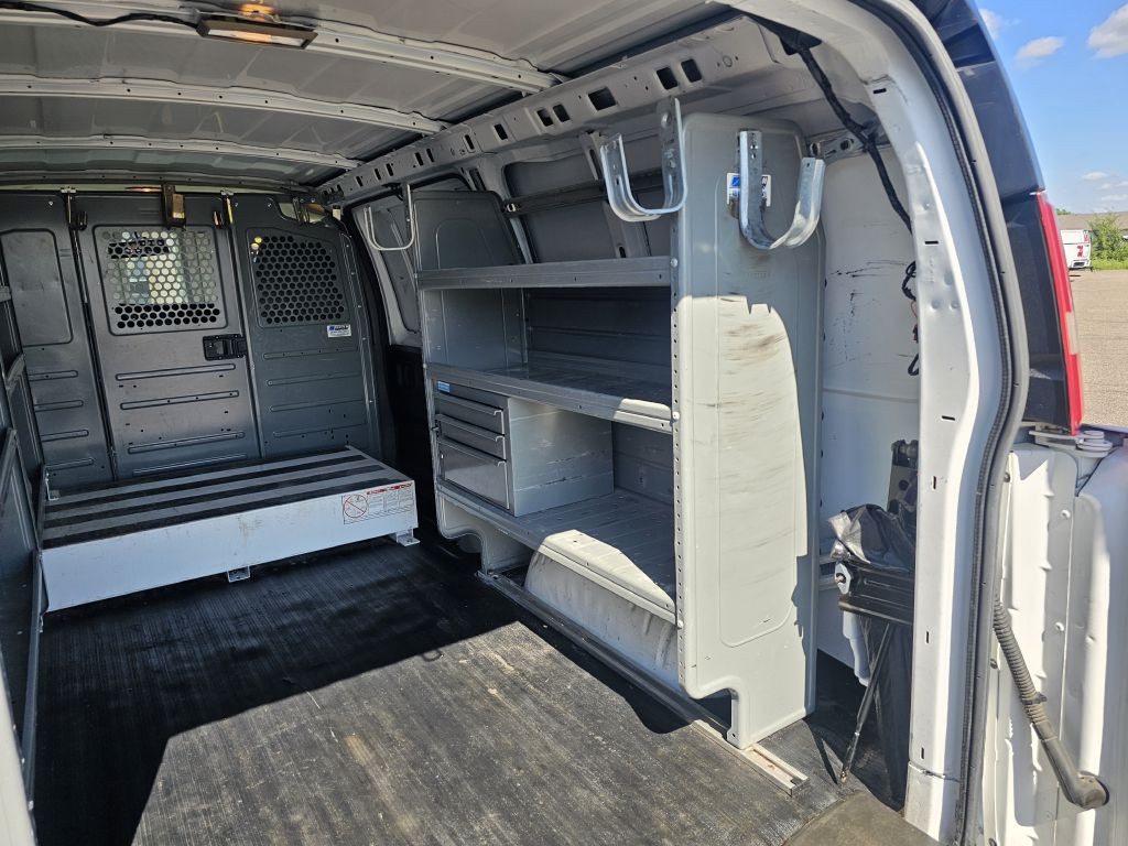 2014 Chevrolet Express Image 13