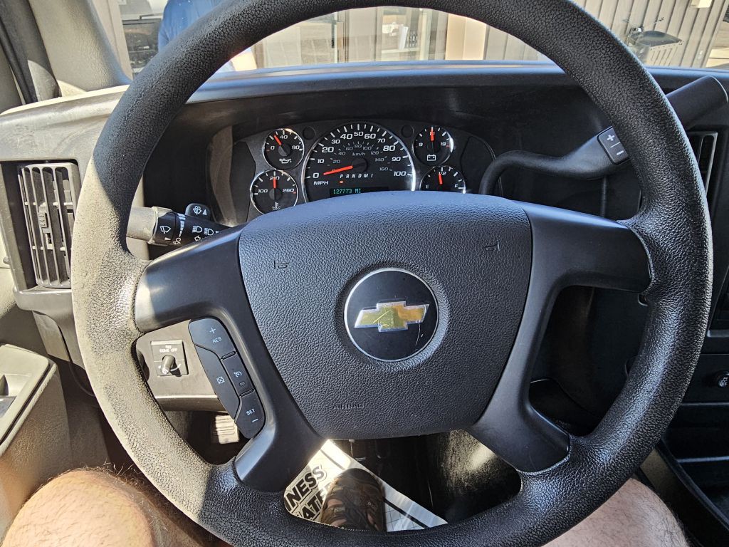 2014 Chevrolet Express Image 19