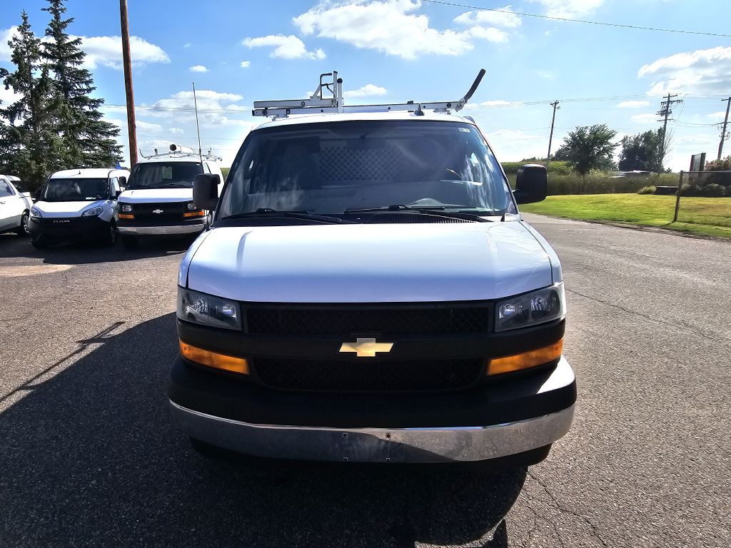 2018 Chevrolet Express Image 3