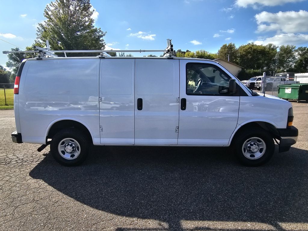 2018 Chevrolet Express Image 5