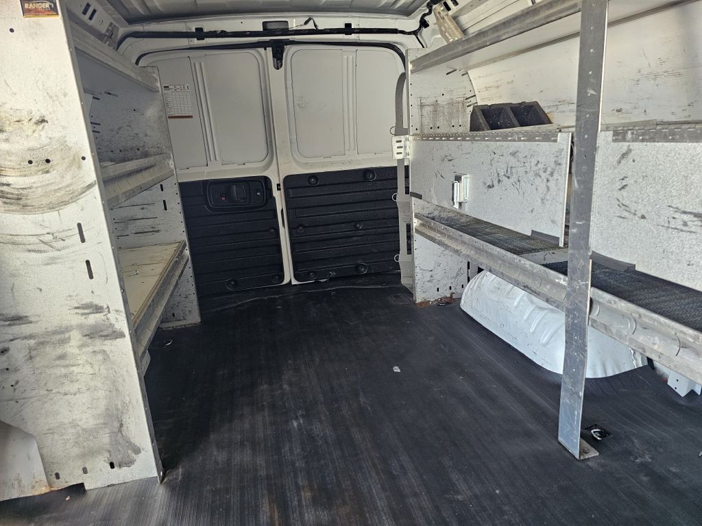 2018 Chevrolet Express Image 15