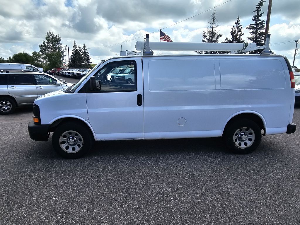2013 Chevrolet Express Image 2