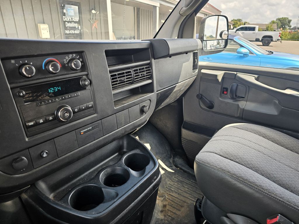 2013 Chevrolet Express Image 16