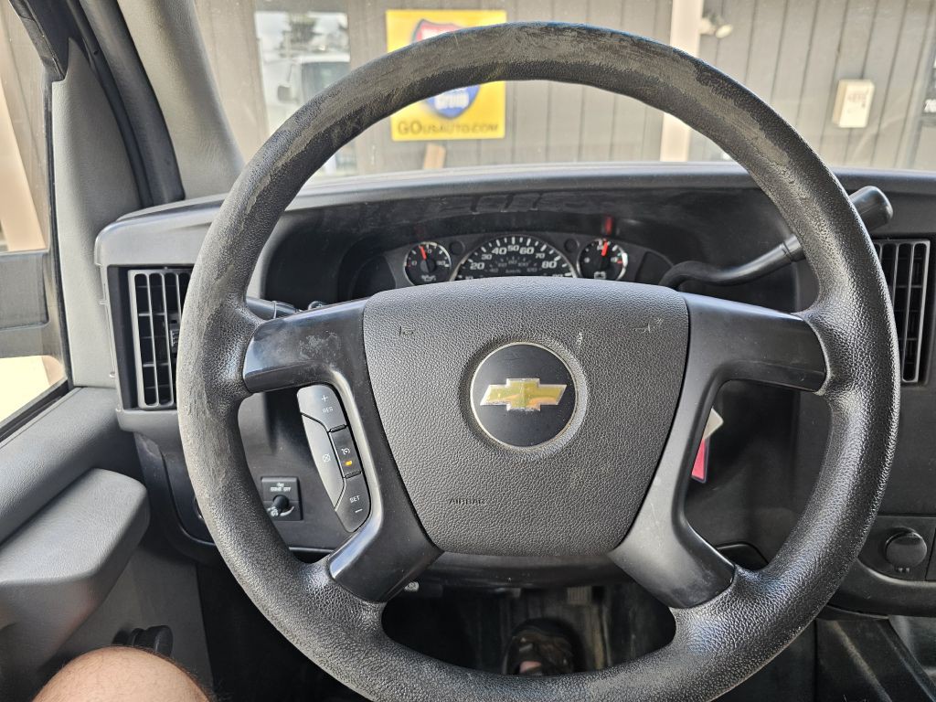 2013 Chevrolet Express Image 17