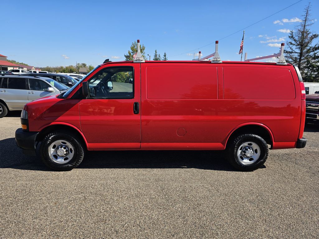 2018 Chevrolet Express Image 2