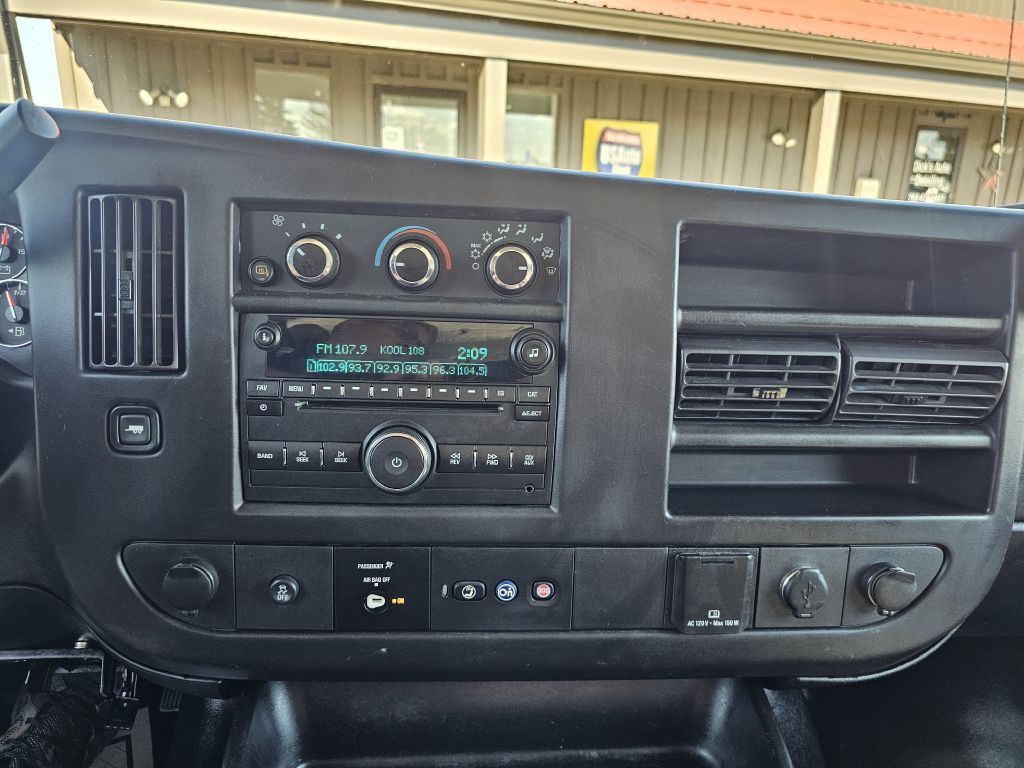 2018 Chevrolet Express Image 17