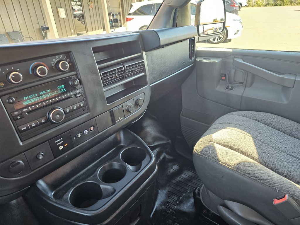 2018 Chevrolet Express Image 21