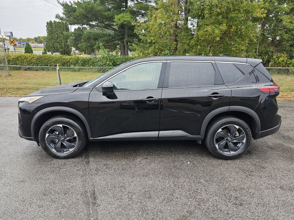 2024 Nissan Rogue Image 2