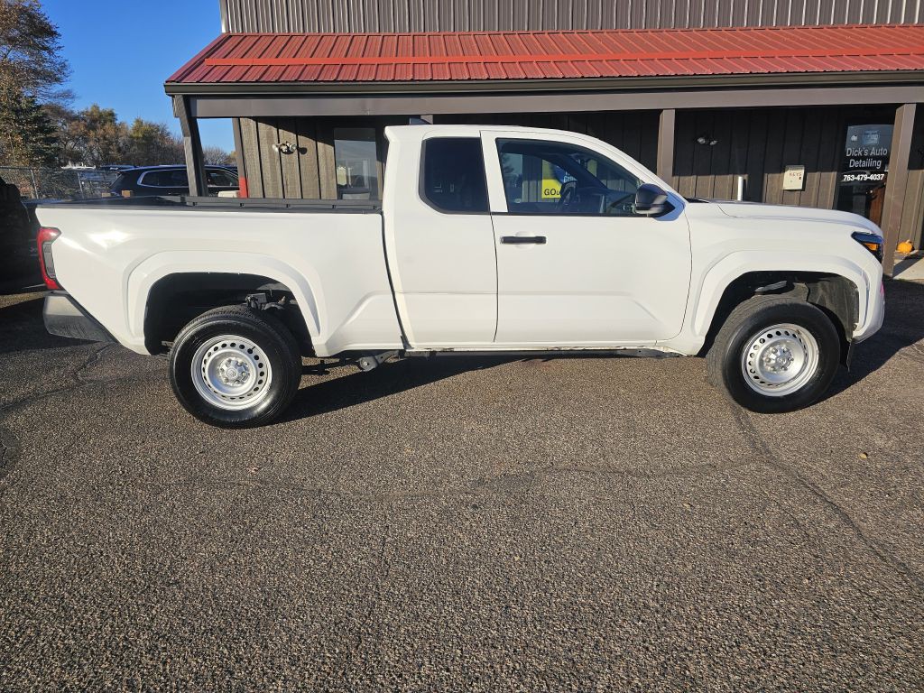 2024 Toyota Tacoma Image 2