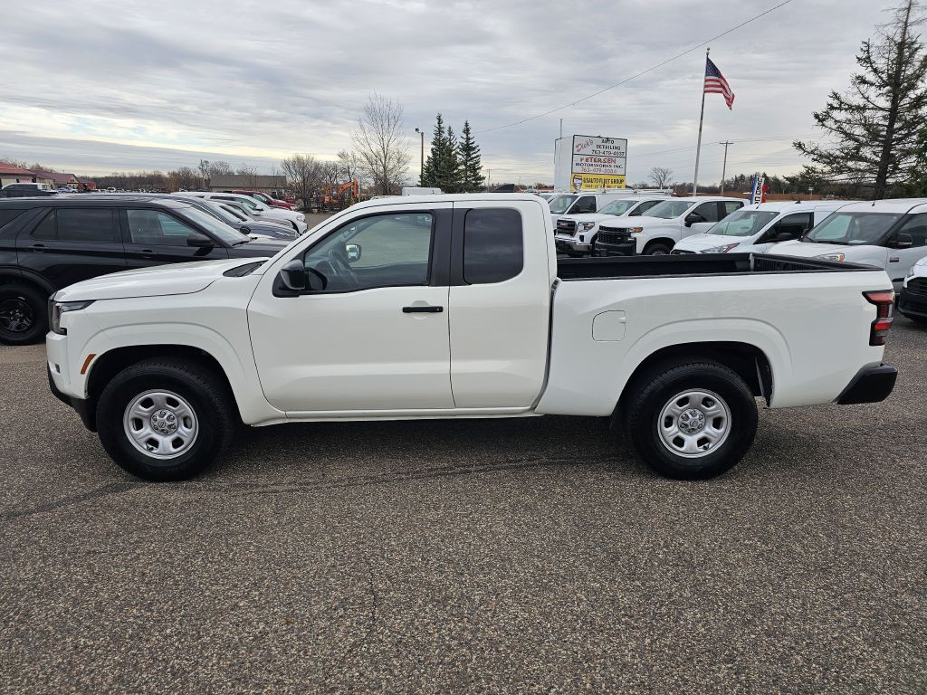 2024 Nissan Frontier Image 2