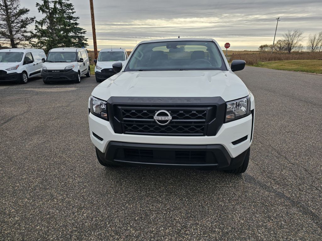 2024 Nissan Frontier Image 3