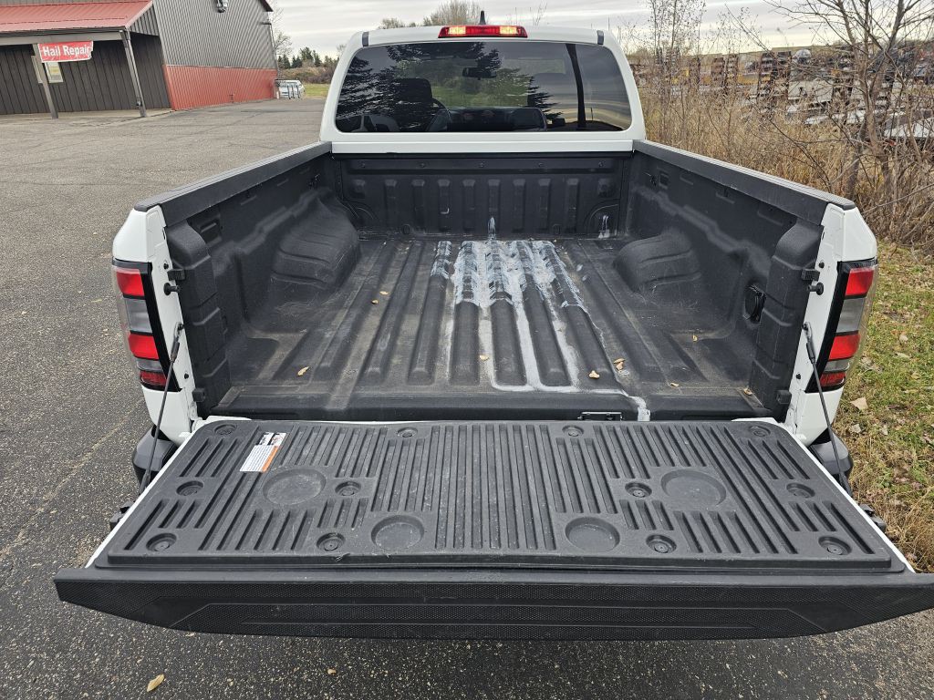 2024 Nissan Frontier Image 9