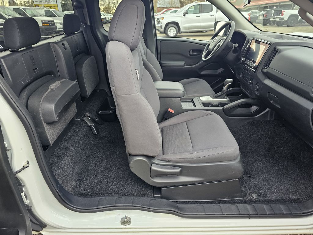 2024 Nissan Frontier Image 11