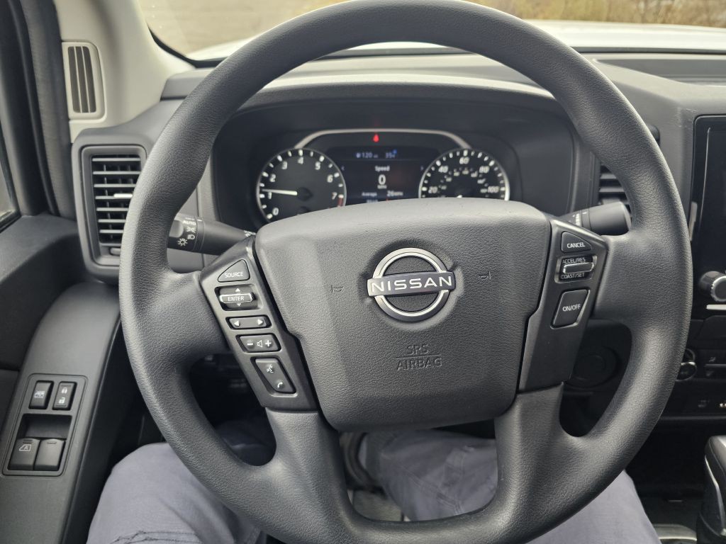 2024 Nissan Frontier Image 15