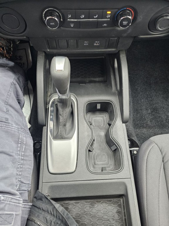 2024 Nissan Frontier Image 19