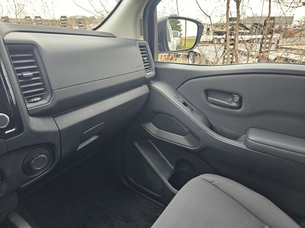 2024 Nissan Frontier Image 20