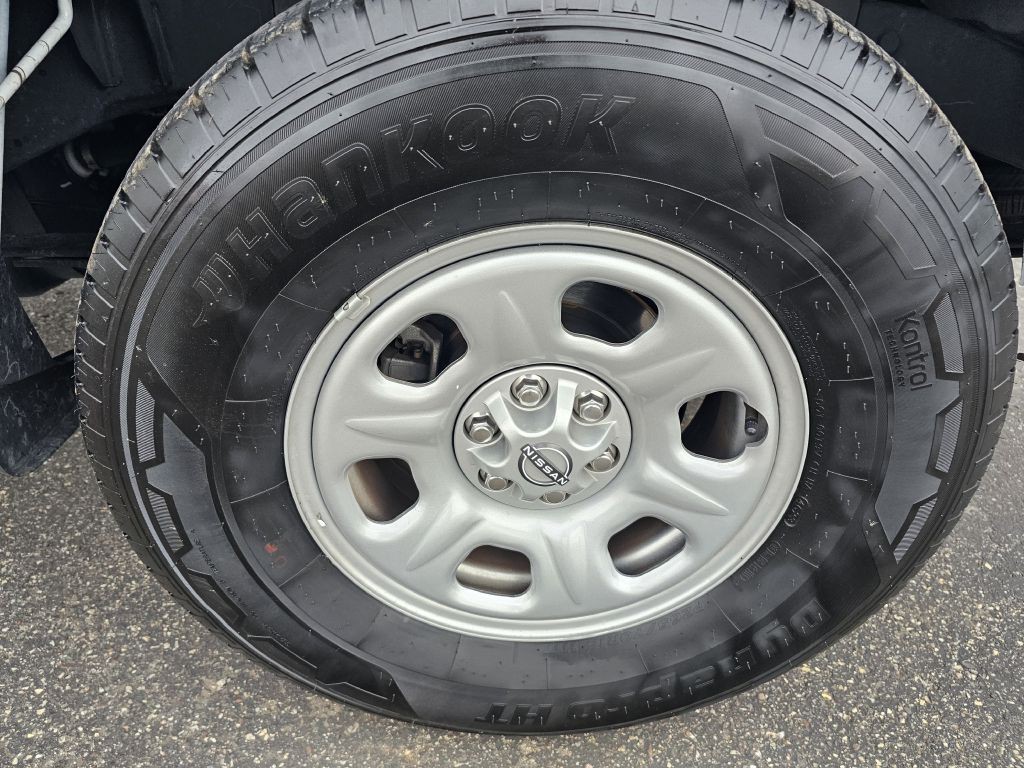 2024 Nissan Frontier Image 21