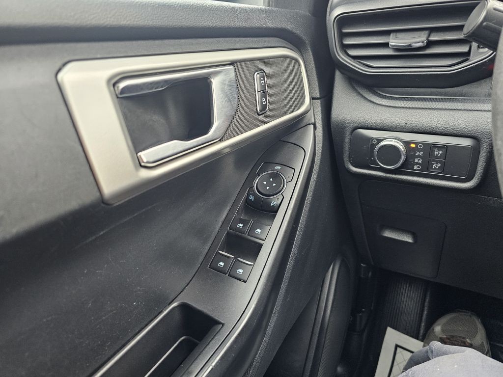 2020 Ford Explorer Image 17