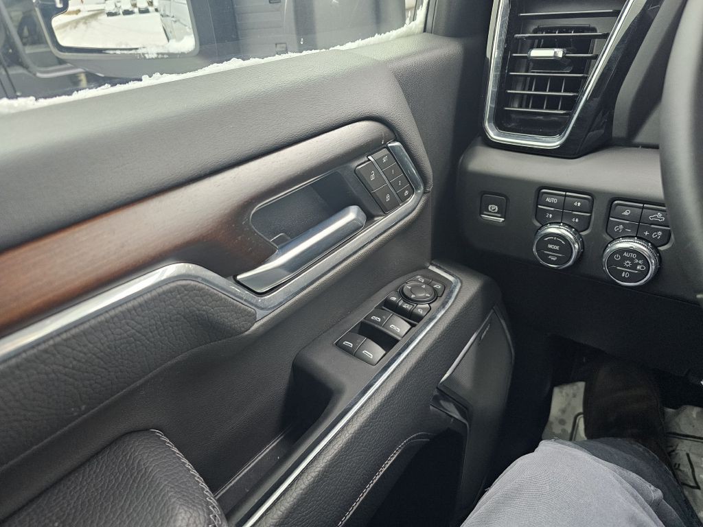 2025 GMC Sierra 3500 Image 19