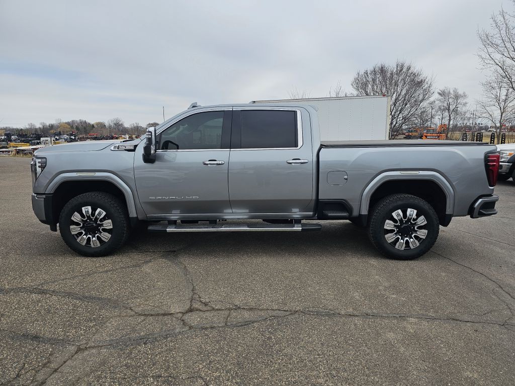 2025 GMC Sierra 3500 Image 5