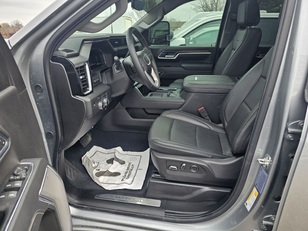 2025 GMC Sierra 3500 Image 11