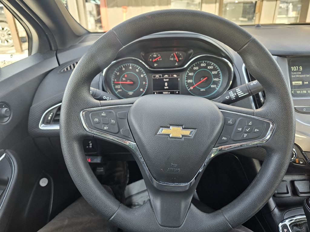2018 Chevrolet Cruze Image 14