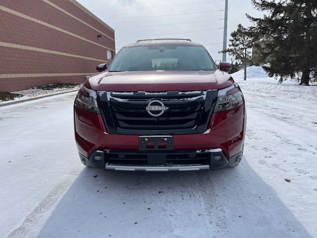 2023 Nissan Pathfinder Image 3
