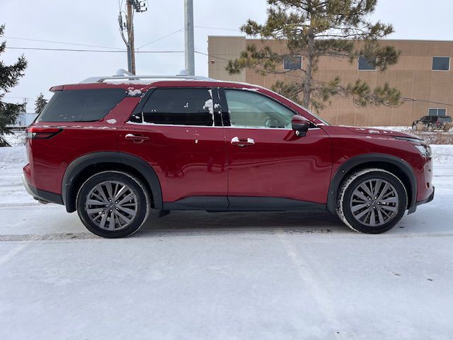 2023 Nissan Pathfinder Image 5