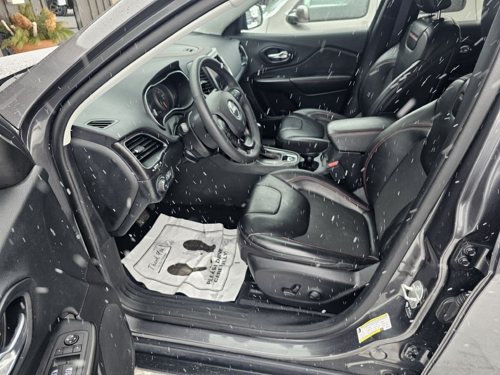 2022 Jeep Cherokee Image 9