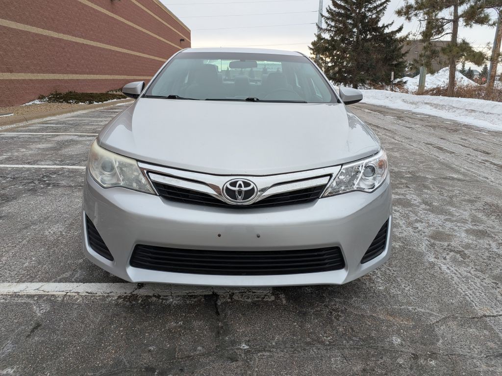 2014 Toyota Camry Image 3