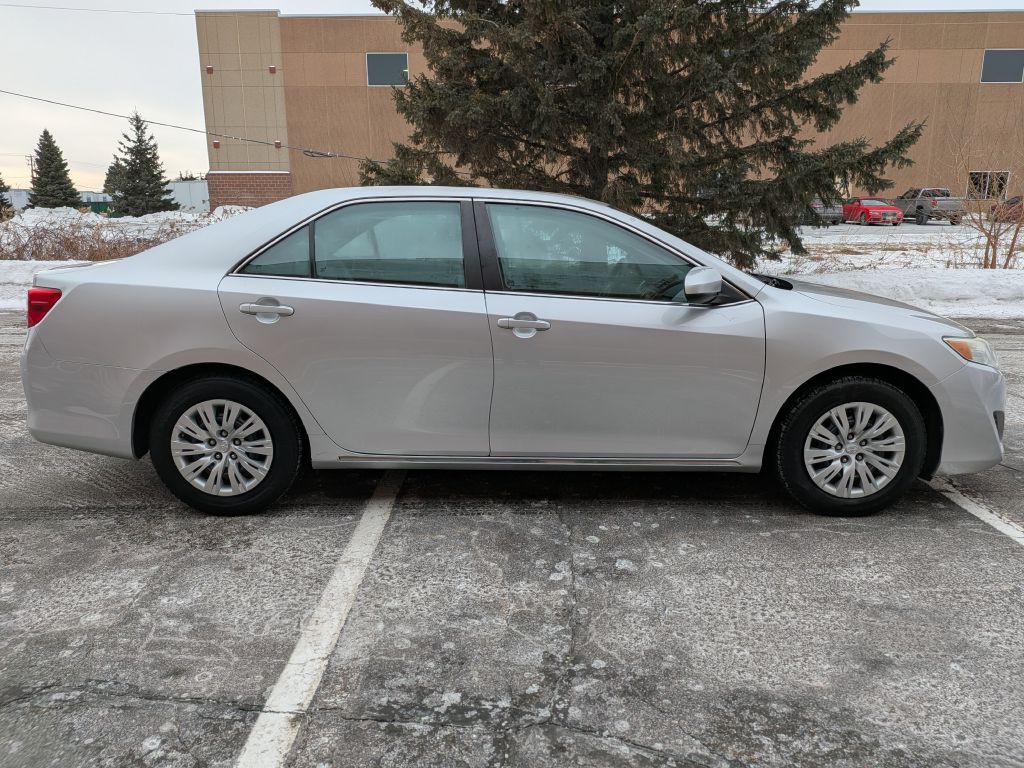 2014 Toyota Camry Image 5