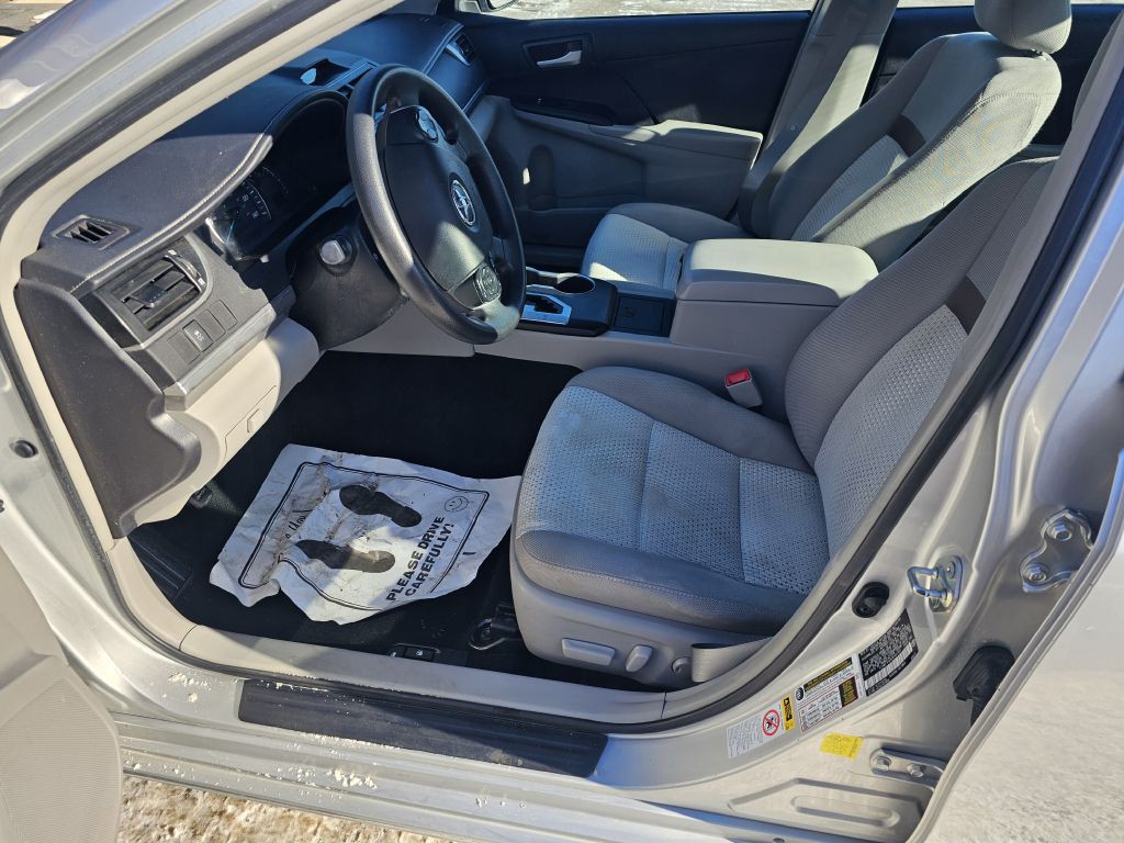2014 Toyota Camry Image 9