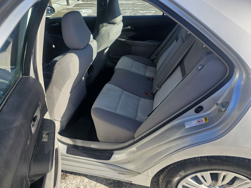 2014 Toyota Camry Image 10