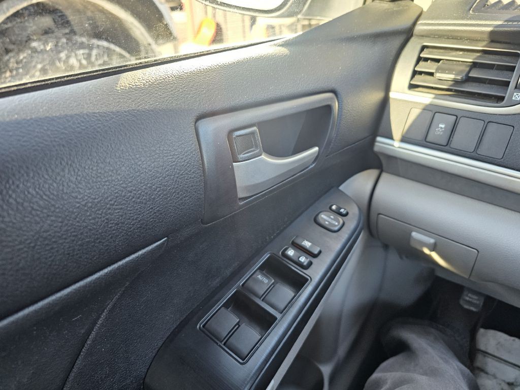 2014 Toyota Camry Image 17