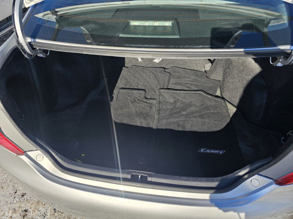 2014 Toyota Camry Image 20